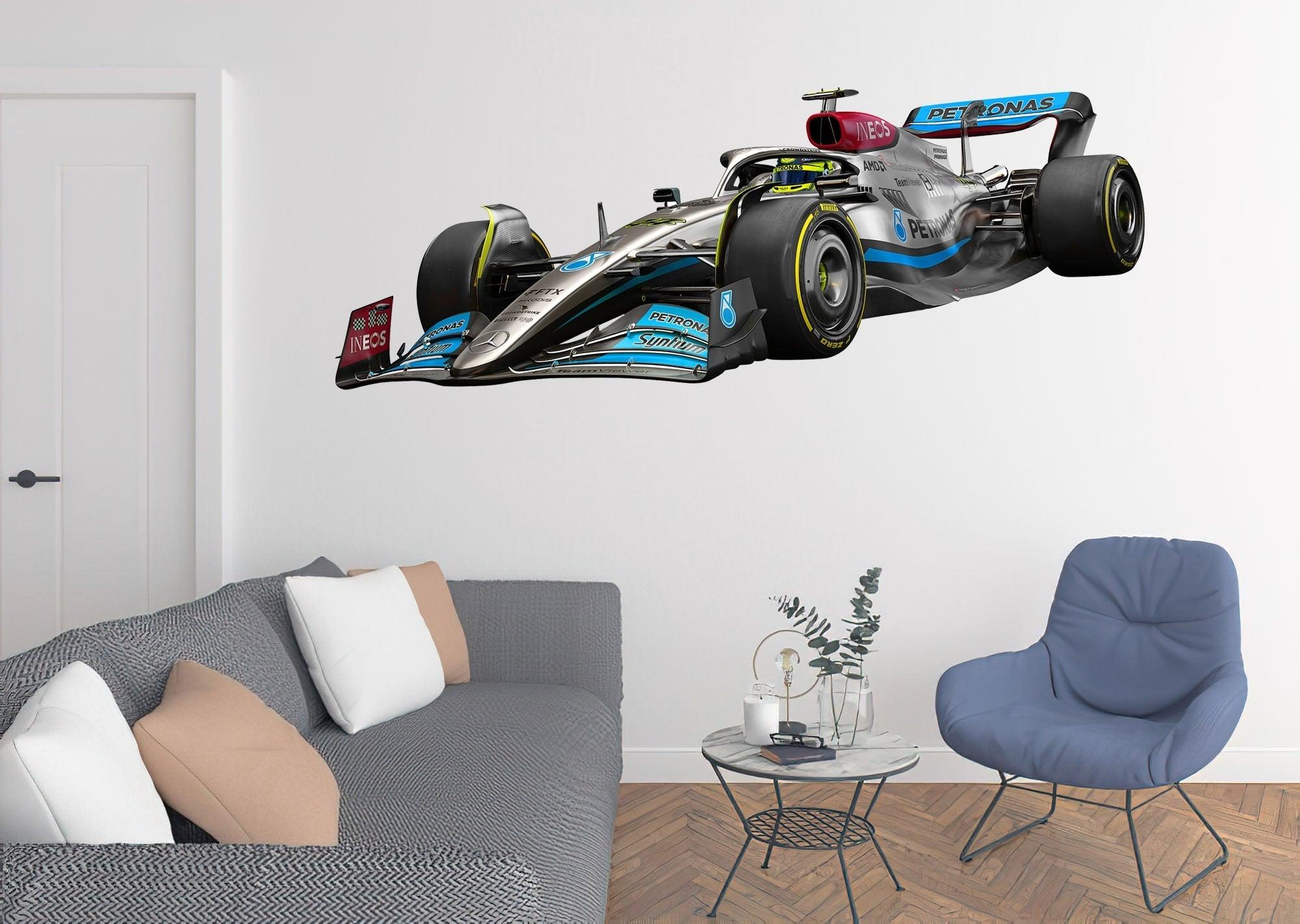 FORMULA 1 F1 Driver Lewis Hamilton, Mercedes 2022 Livery W13 Side View 022